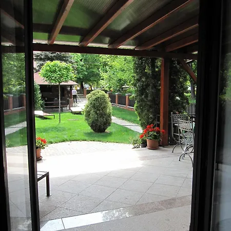 Zrinyi Haz Apartment *